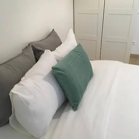 Trendy New And Large 3 Beds *