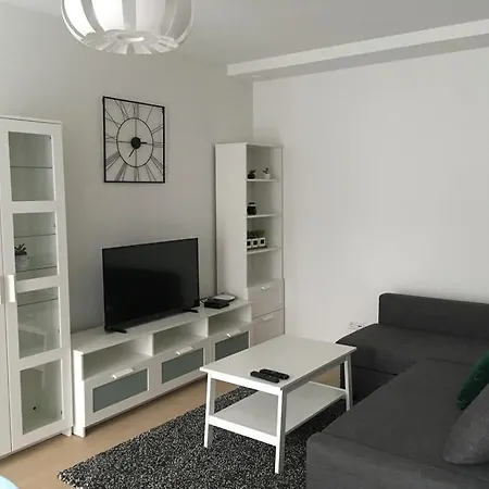 Trendy New And Large 3 Beds Appartement